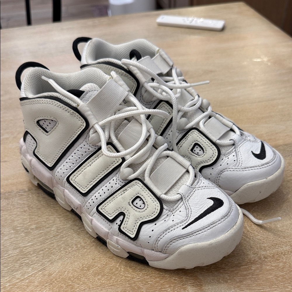 Nike women’s White and Black Air More Uptempo Style Sneakers